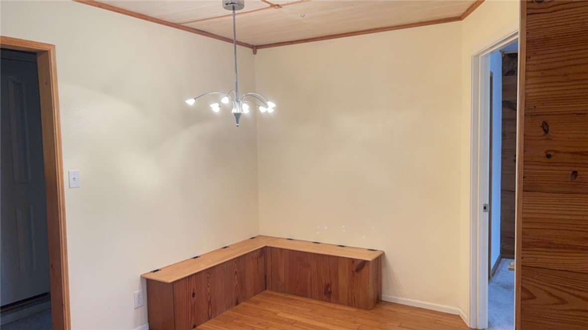 2716 Deer St Property Photo 3