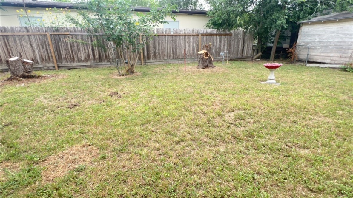 2716 Deer St Property Photo 12