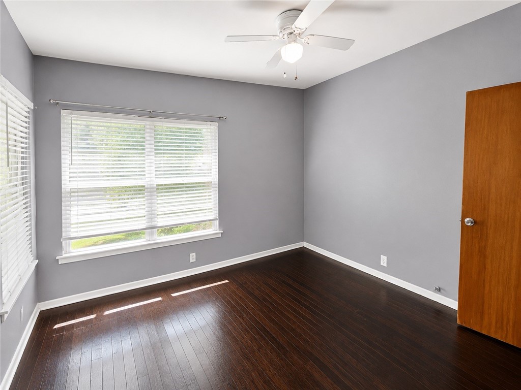 4709 Jarvis St Property Photo 10