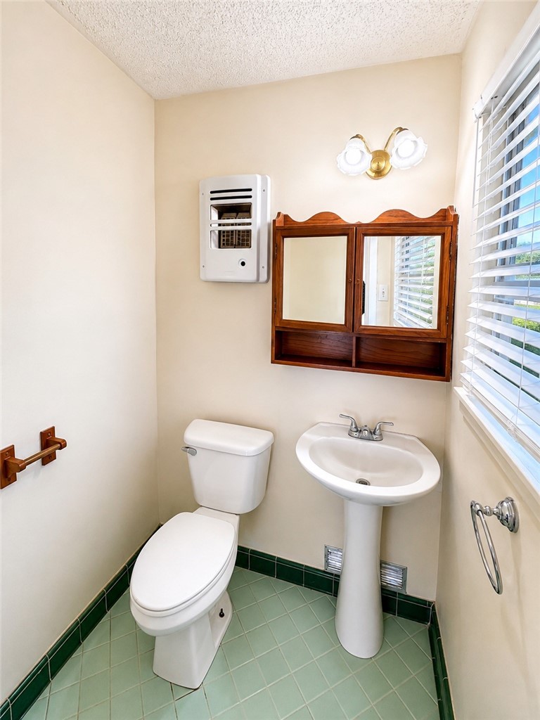 4709 Jarvis St Property Photo 14