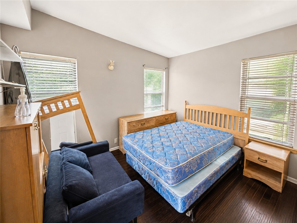 4709 Jarvis St Property Photo 15