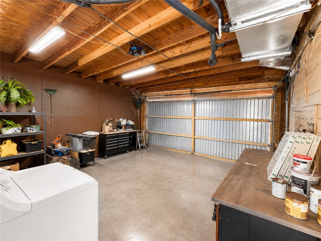 4709 Jarvis St Property Photo 16