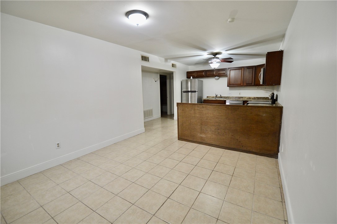 1004 Austin St 3 Property Photo 5