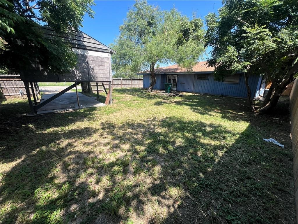 2001 Mandy Property Photo 9