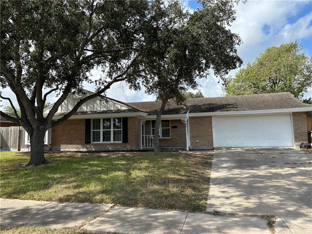 502 Greenway Dr Property Photo 1