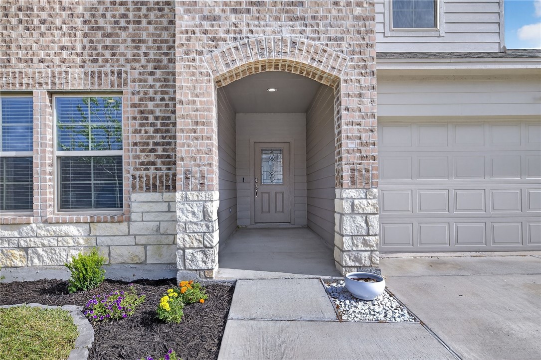 1346 Regents Park Property Photo 4