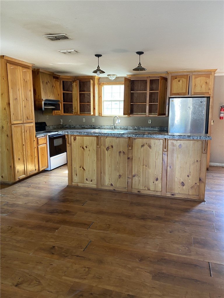 220 N Hartman Property Photo 6