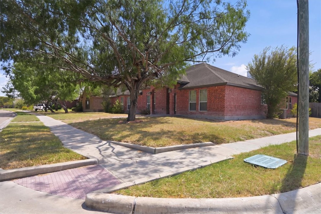 4201 Lake Apache Dr Property Photo 2