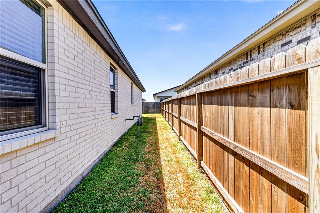 2605 Lannister Property Photo 54