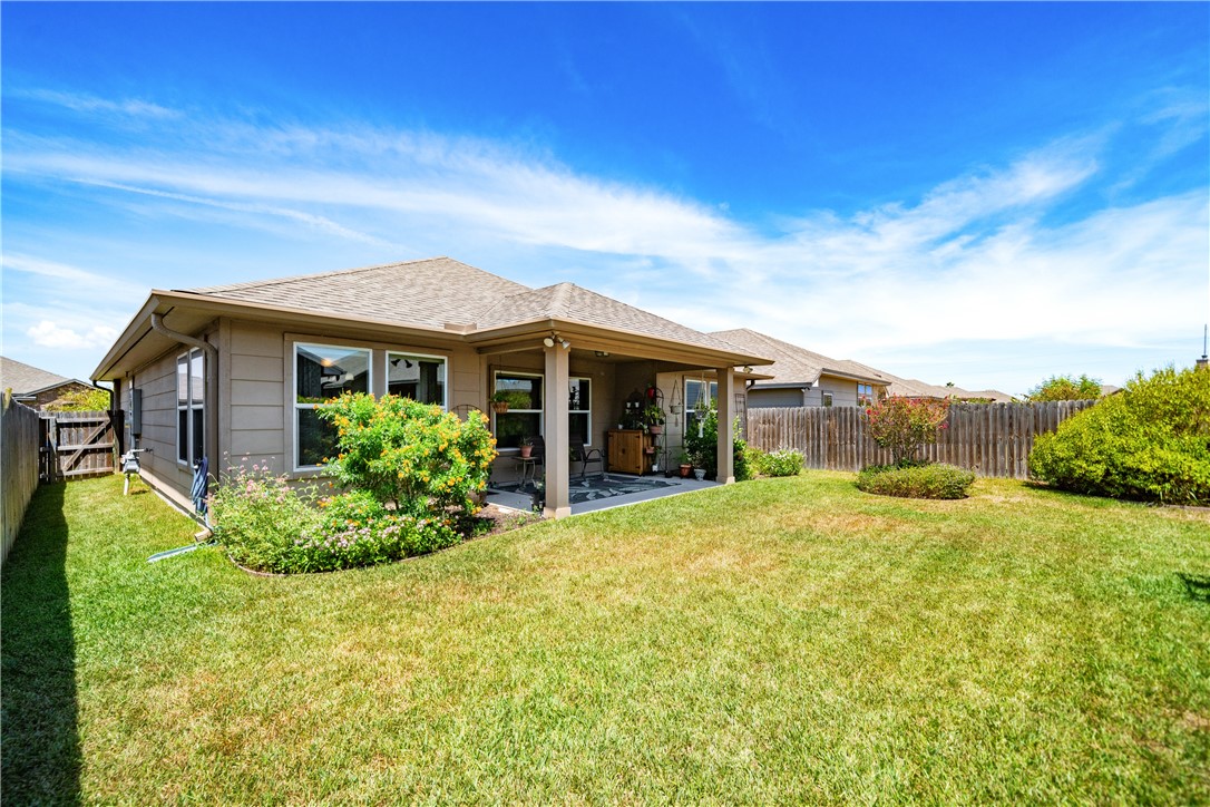 2210 Spoonbill Dr Property Photo 3