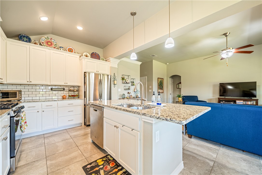 2210 Spoonbill Dr Property Photo 8