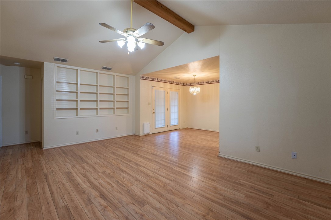 2309 Ollie St Property Photo 5