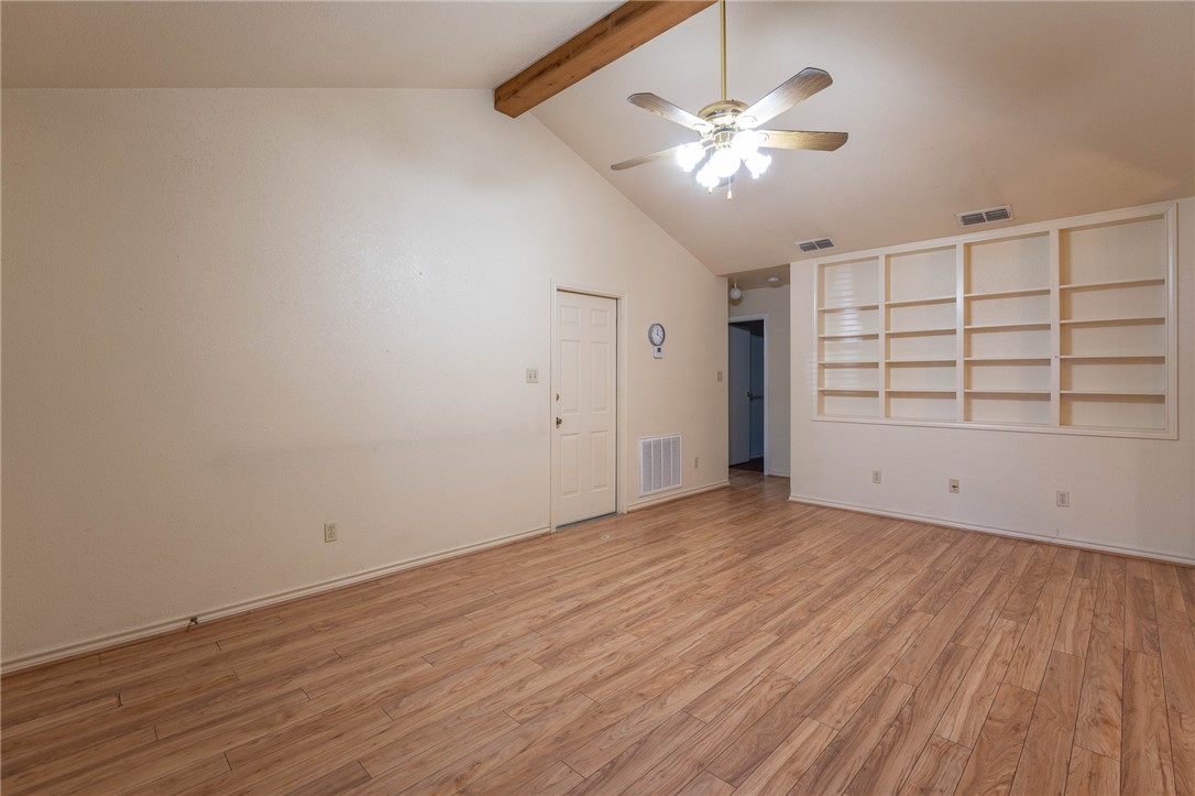 2309 Ollie St Property Photo 6