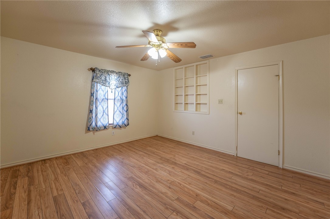 2309 Ollie St Property Photo 18
