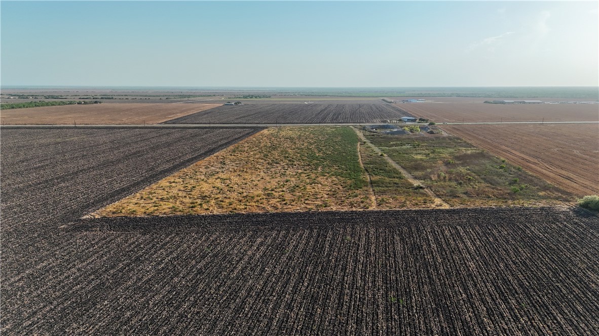 E Fm 624 Property Photo 3