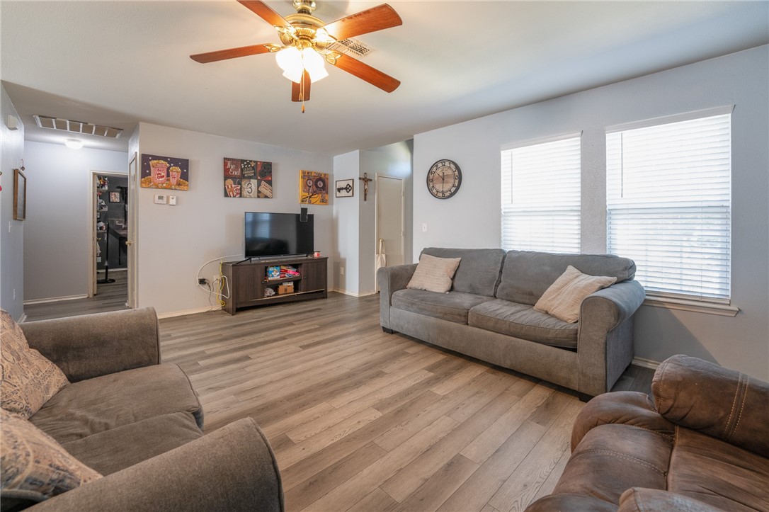 1706 Chisolm Trai Property Photo 5