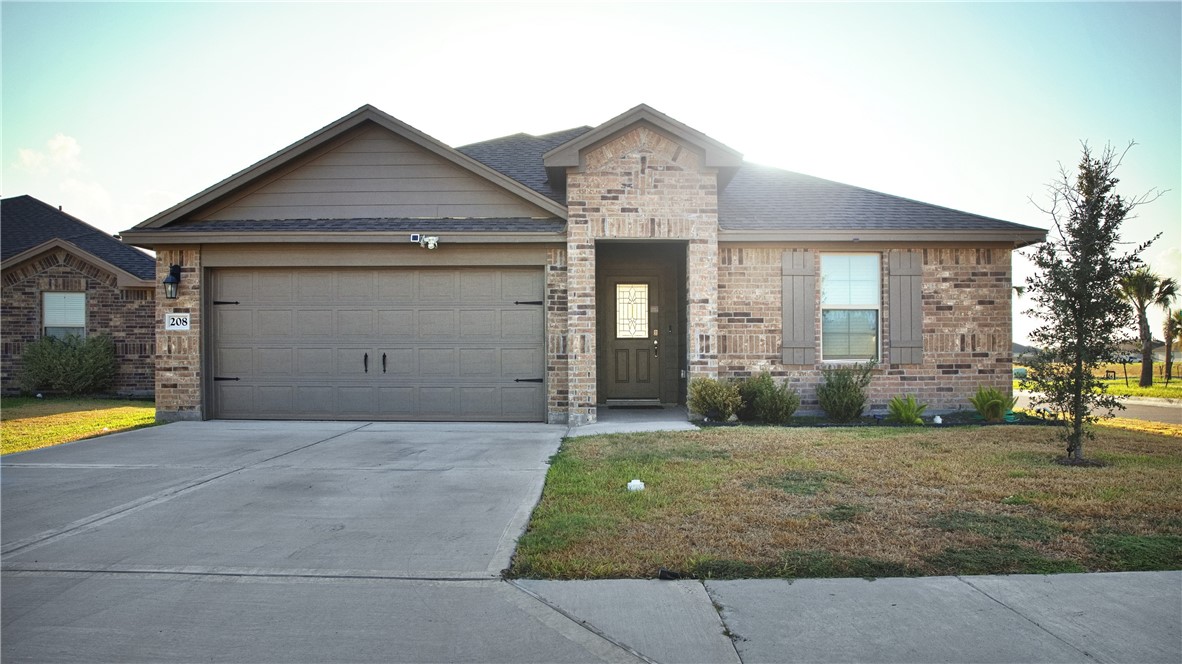 208 Oxford Property Photo 1