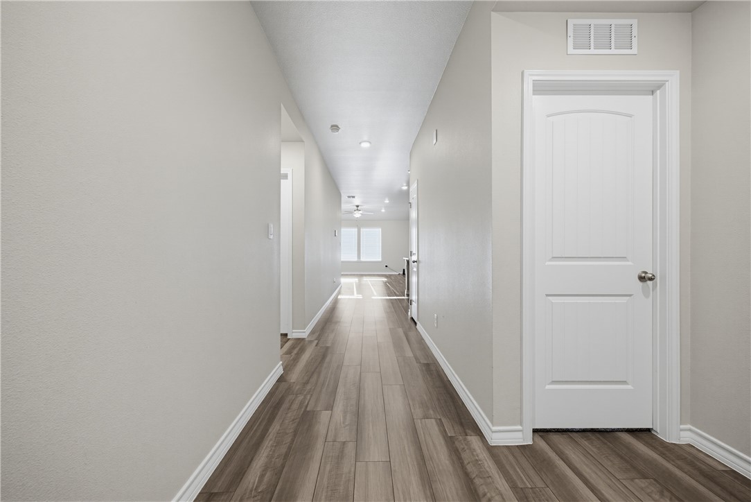 208 Oxford Property Photo 5