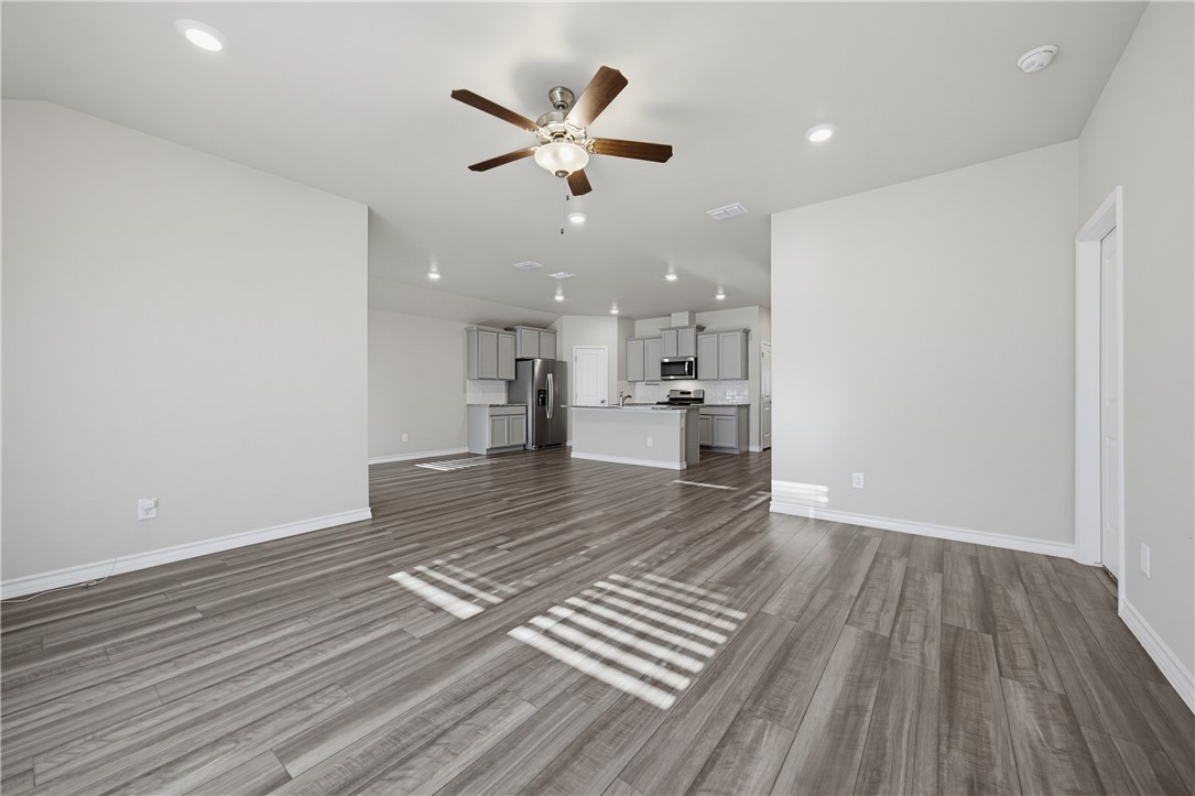 208 Oxford Property Photo 8