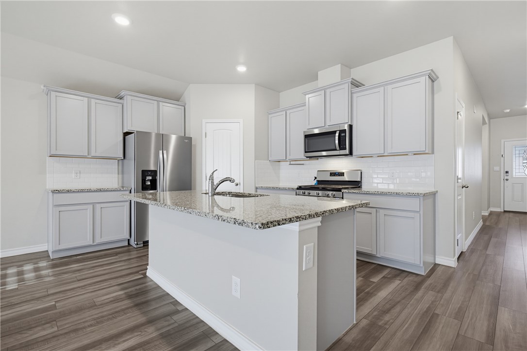 208 Oxford Property Photo 9