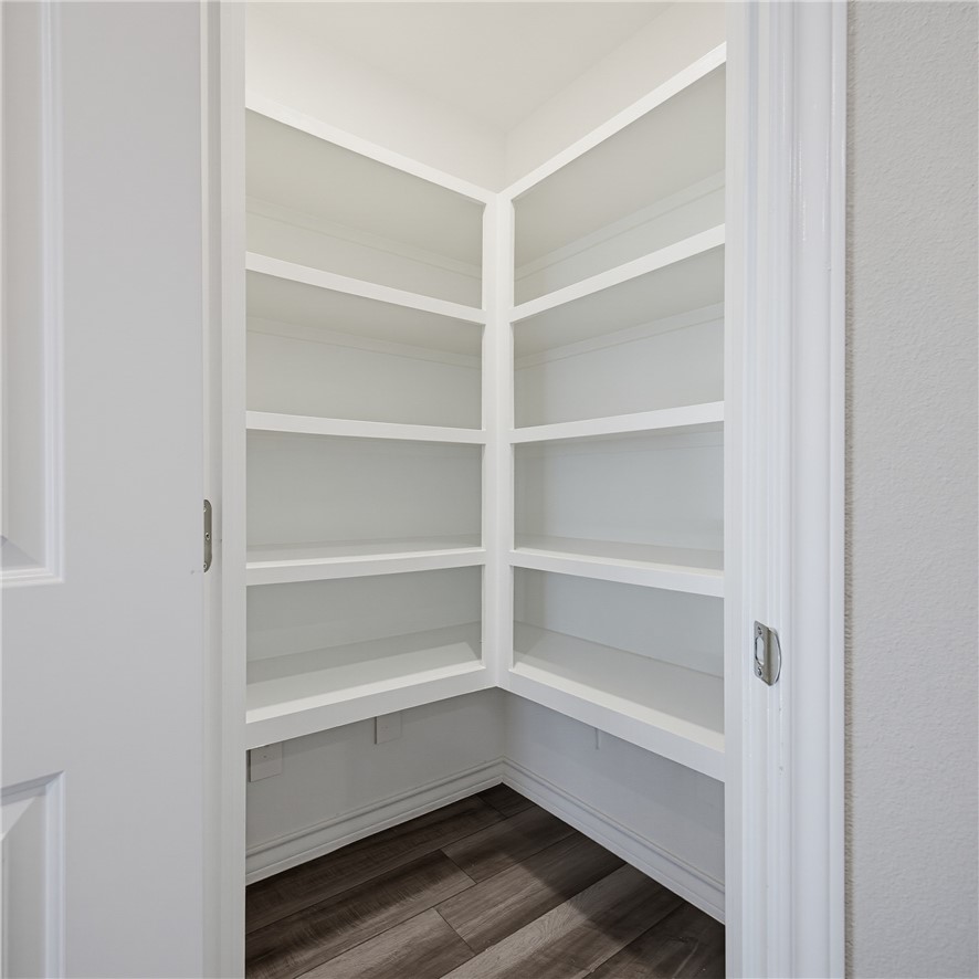 208 Oxford Property Photo 11
