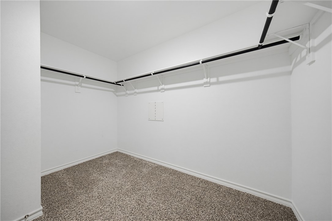 208 Oxford Property Photo 14