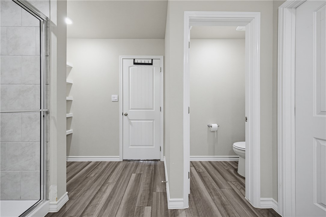 208 Oxford Property Photo 16