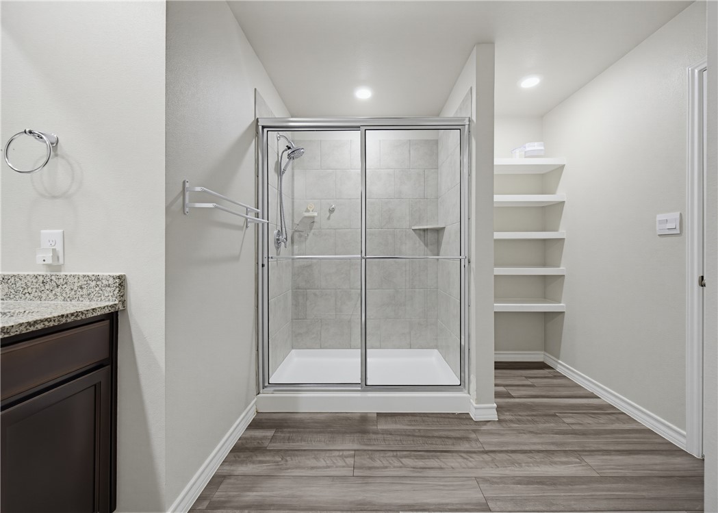 208 Oxford Property Photo 17