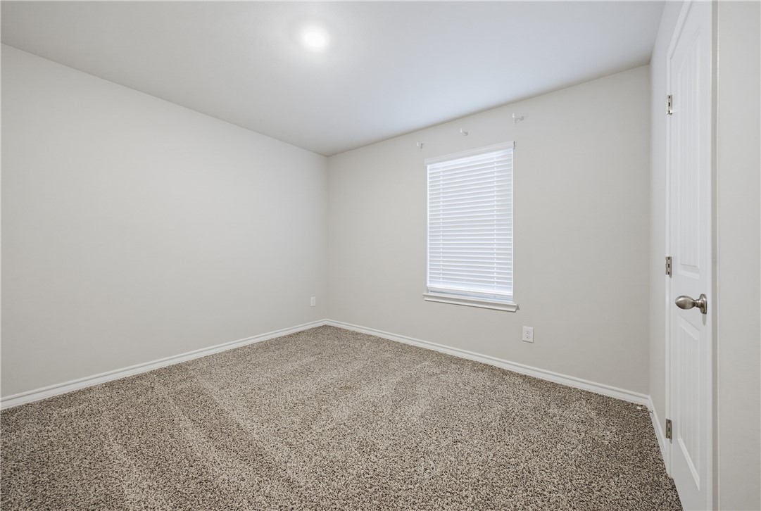 208 Oxford Property Photo 18