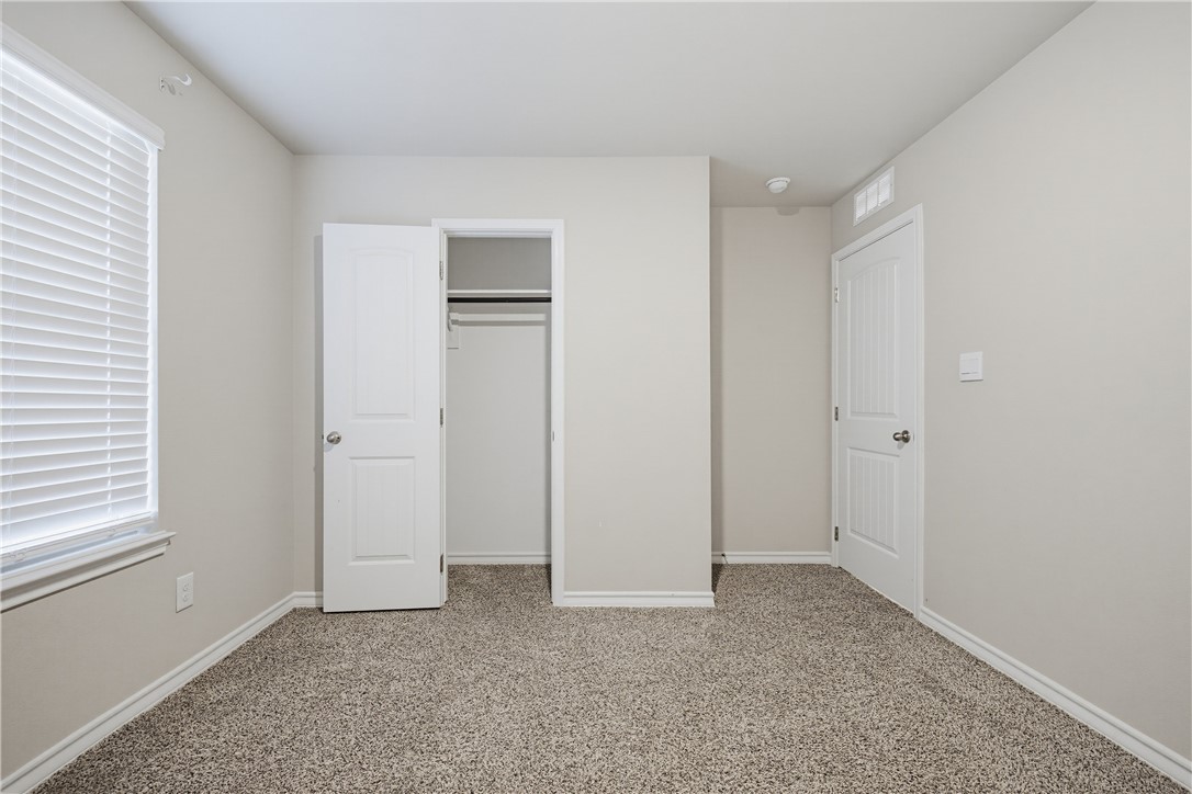 208 Oxford Property Photo 19
