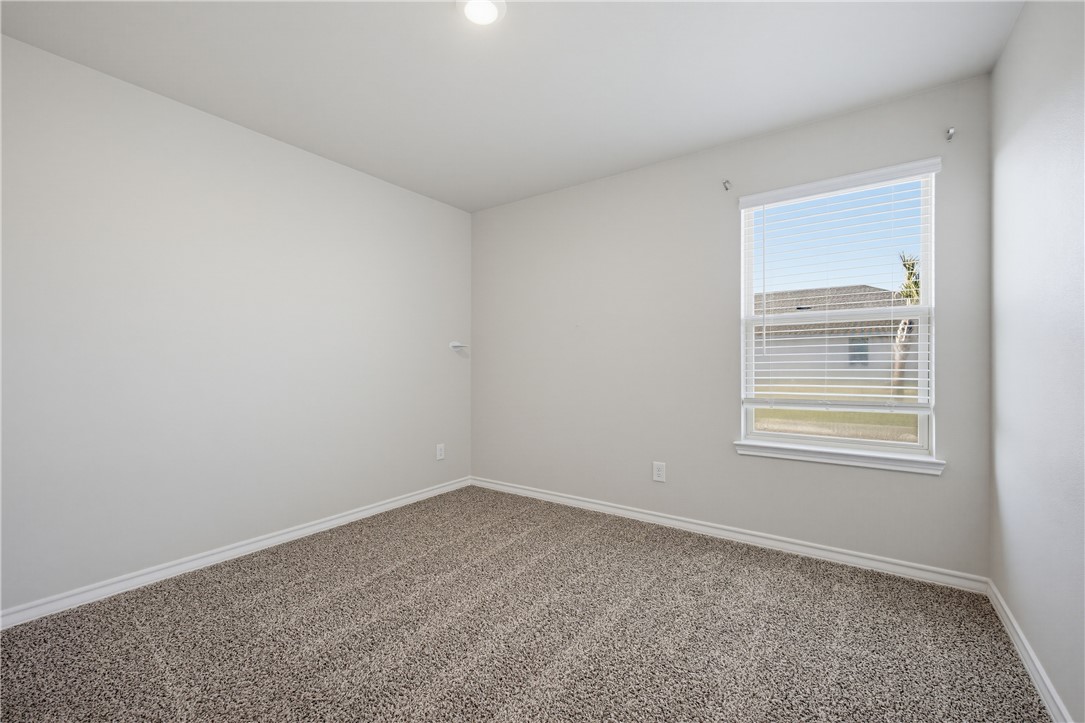 208 Oxford Property Photo 20