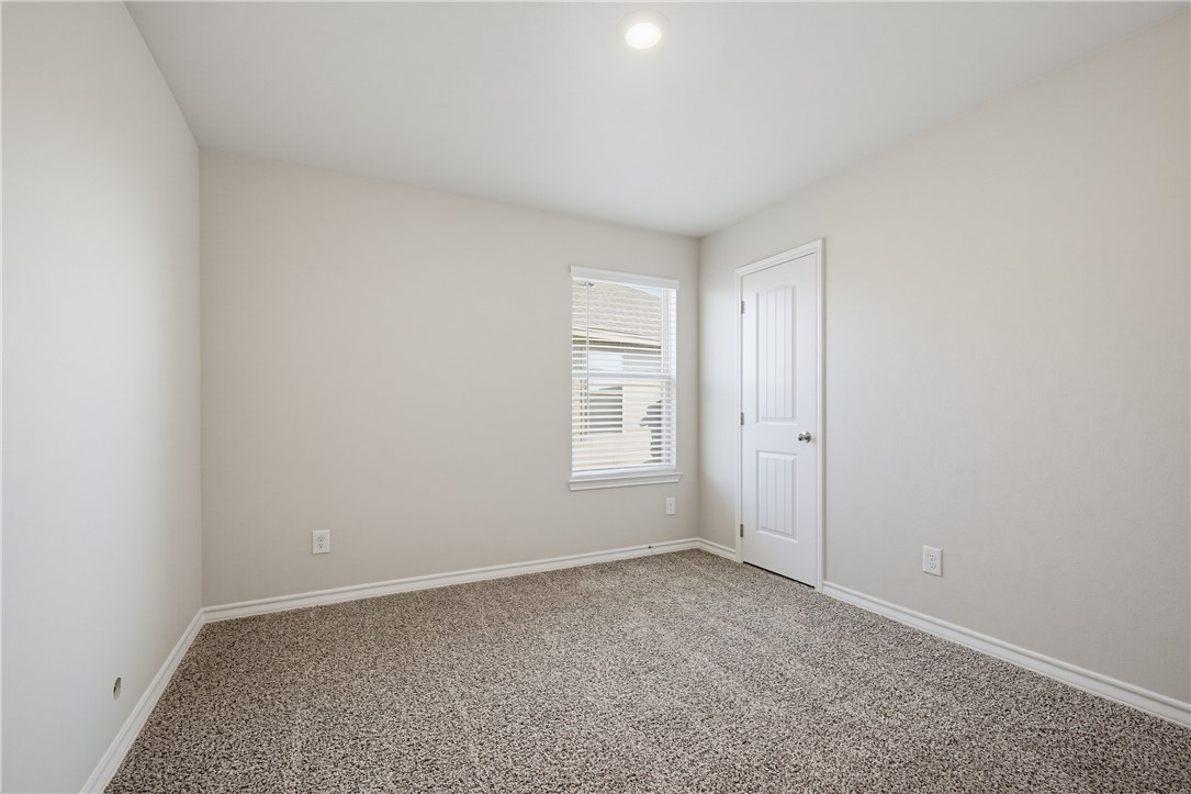 208 Oxford Property Photo 22