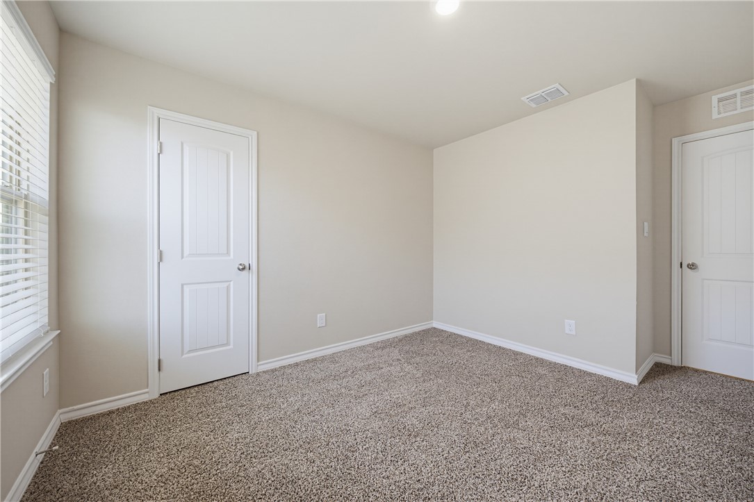 208 Oxford Property Photo 23