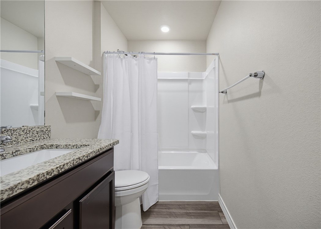 208 Oxford Property Photo 24