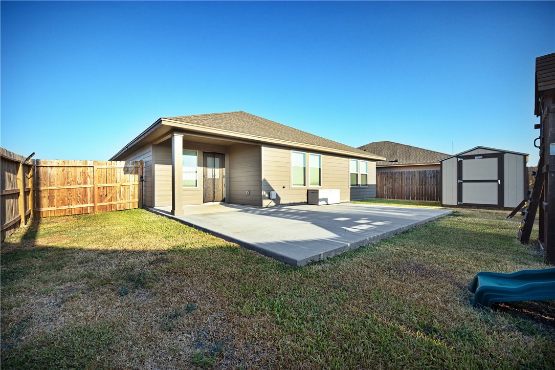208 Oxford Property Photo 26