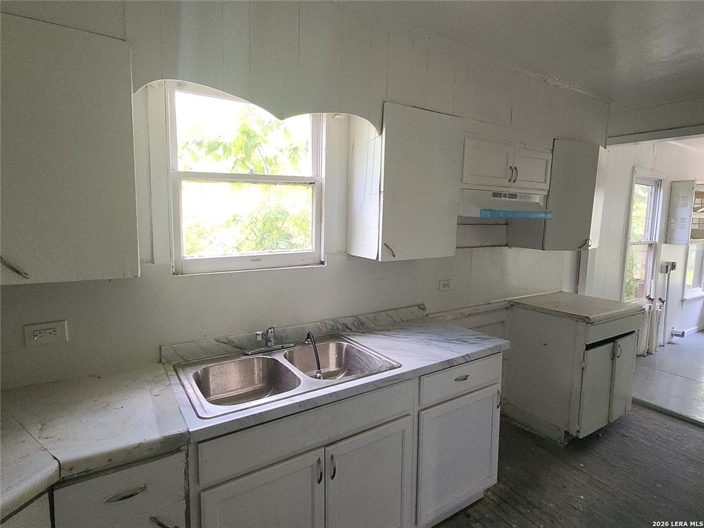 5106 Bartmer Ave Property Photo 3