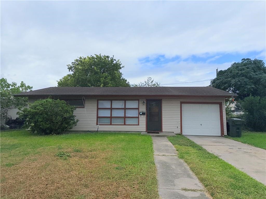 4725 Wynona Dr Property Photo 1