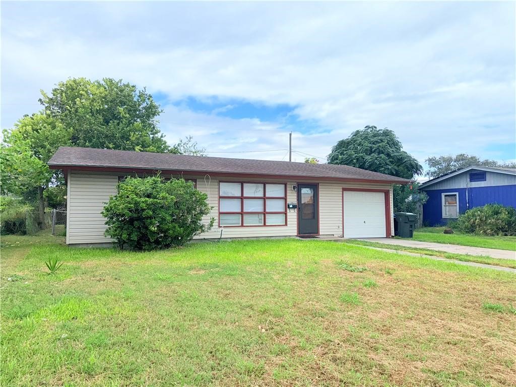 4725 Wynona Dr Property Photo 2