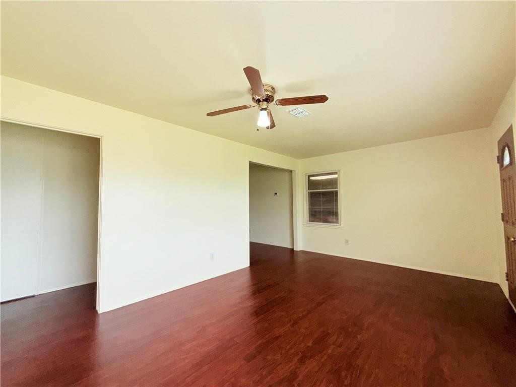 4725 Wynona Dr Property Photo 7