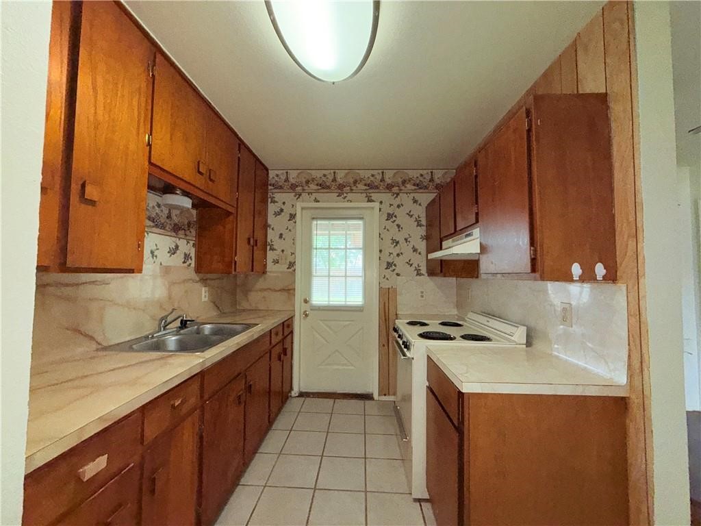 4725 Wynona Dr Property Photo 8