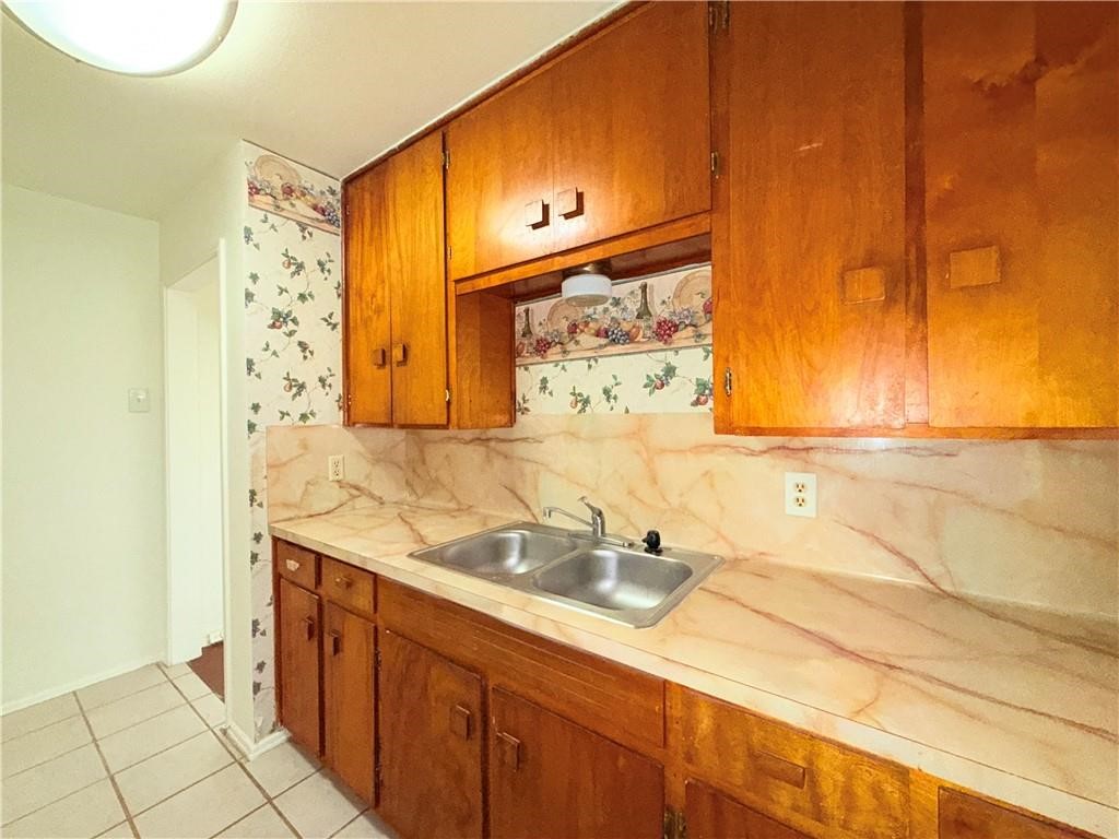 4725 Wynona Dr Property Photo 10