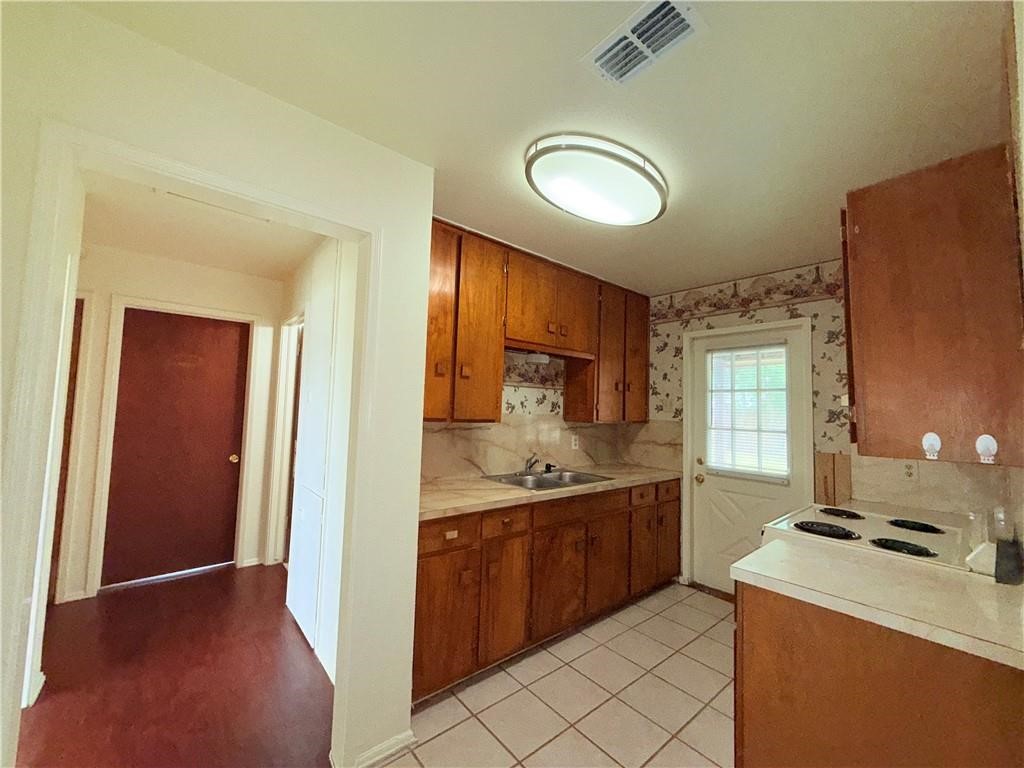 4725 Wynona Dr Property Photo 11