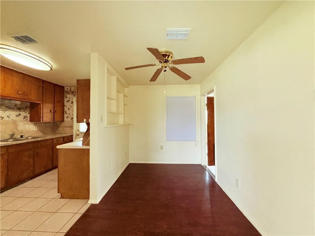 4725 Wynona Dr Property Photo 12