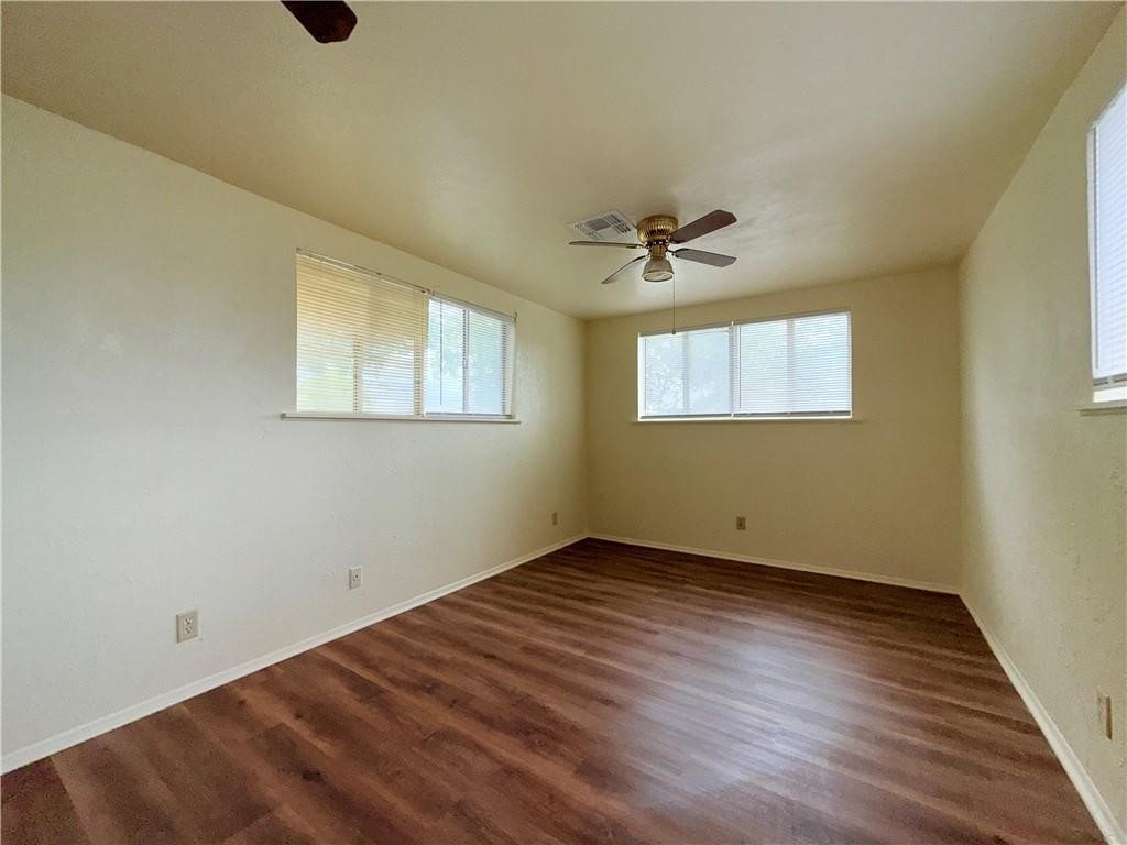 4725 Wynona Dr Property Photo 13