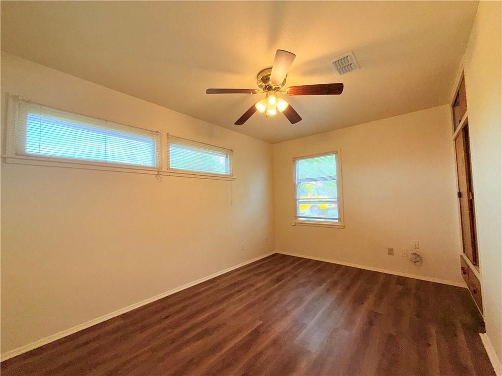 4725 Wynona Dr Property Photo 17