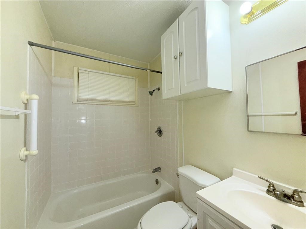 4725 Wynona Dr Property Photo 26