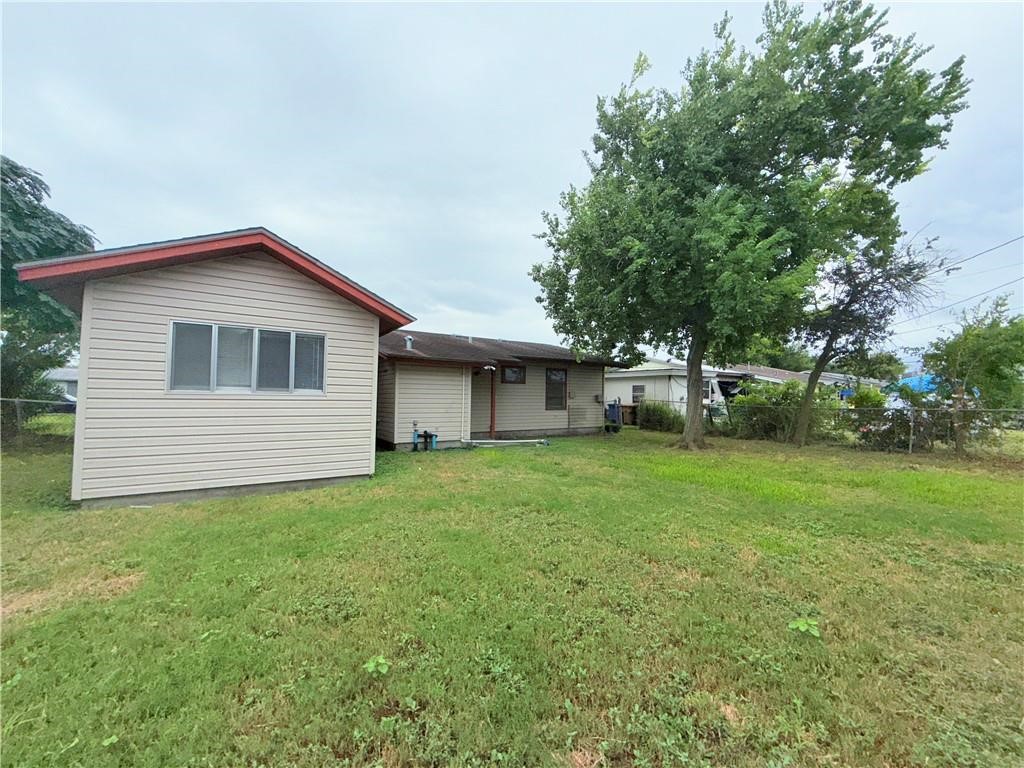 4725 Wynona Dr Property Photo 31
