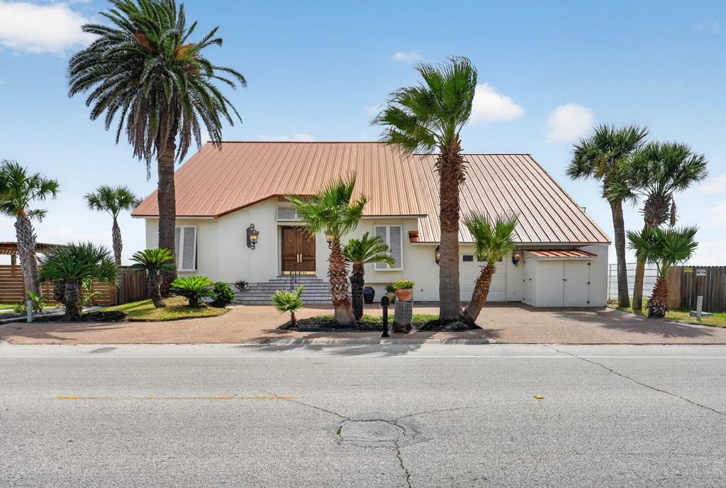 1840 Bay Shore Dr Property Photo 1