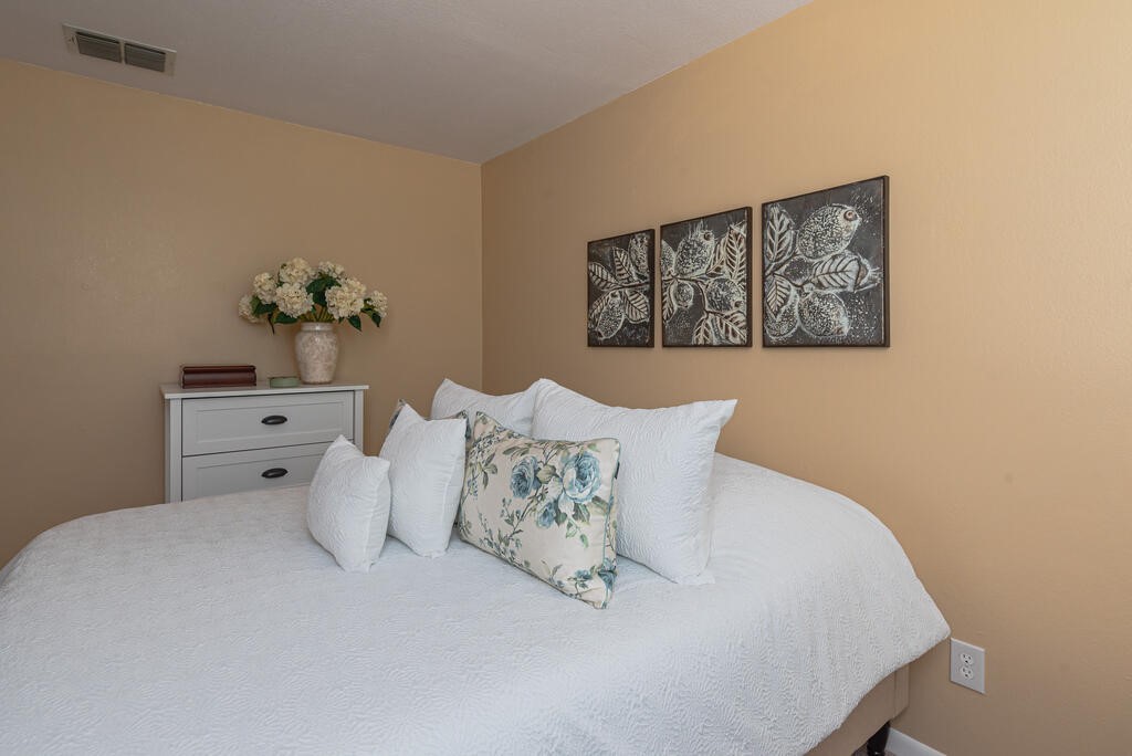 209 Forest Hills 233 Property Photo 5
