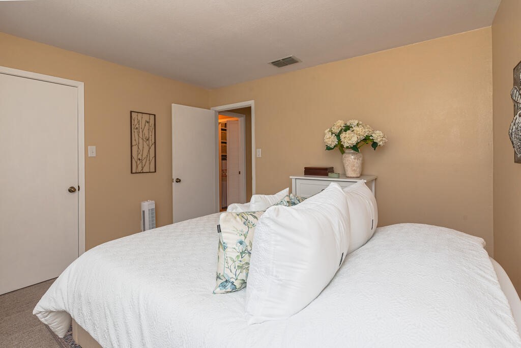 209 Forest Hills 233 Property Photo 6